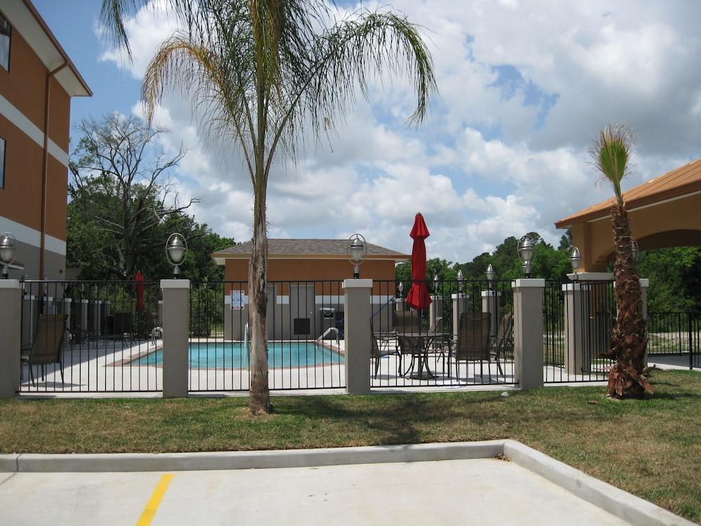 Comfort Suites Oil Center Lafayette Exterior photo